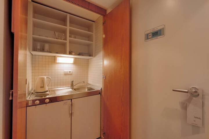 Private kitchenette