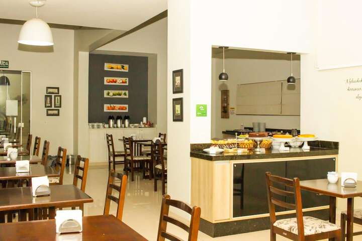 Dining 40 of 67