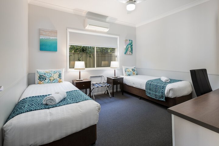 Room 12 of 27
