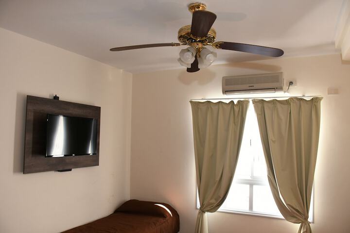 Room 30 of 76