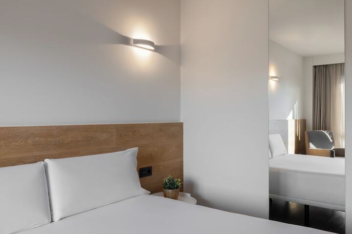 Room 3 of 50