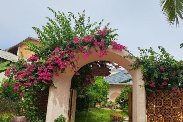 GOLDEN LOTUS SPA & HOMESTAY