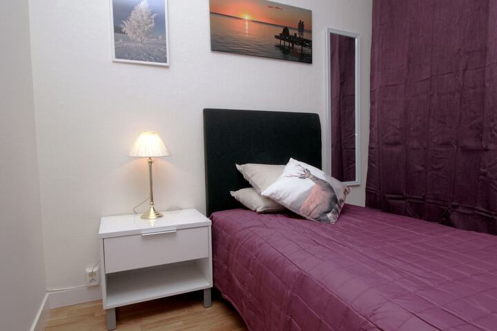 Room 2 of 38