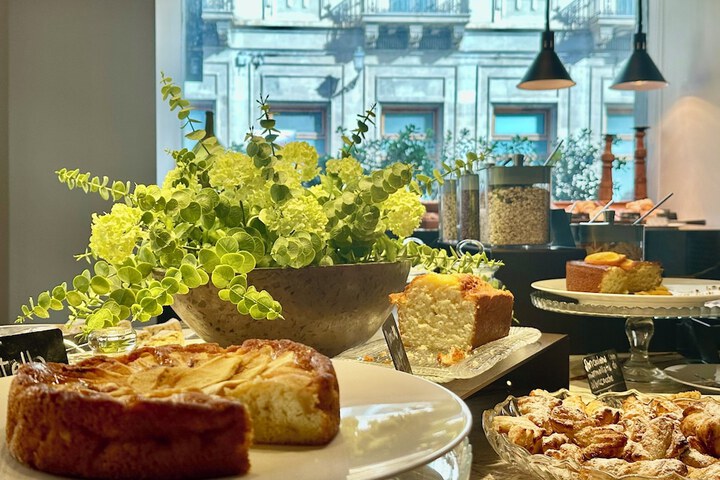 Dining 65 of 85