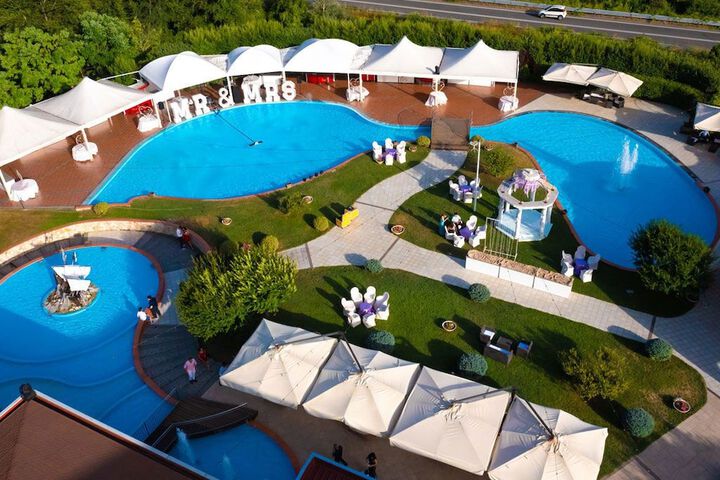 Pool 72 of 104