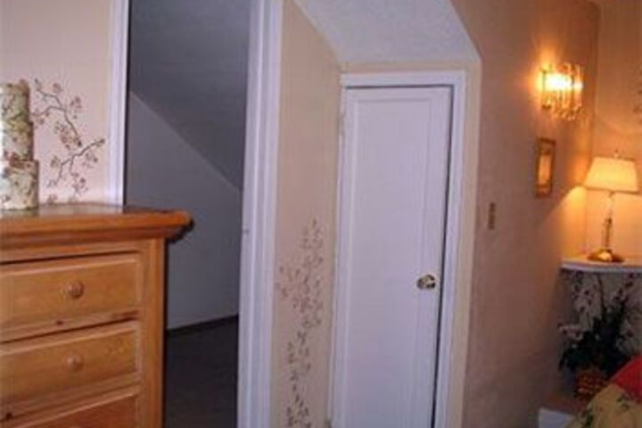 Room 51 of 63