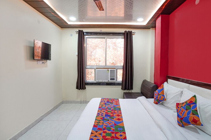 Room 23 of 28