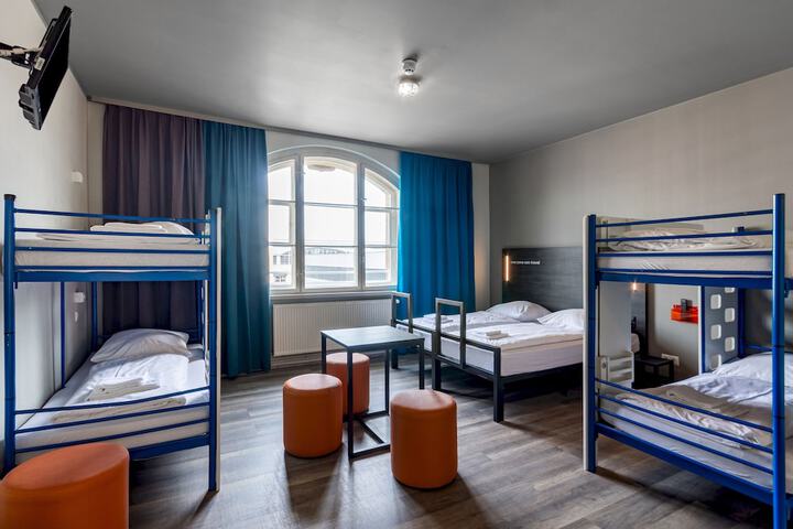 Room 7 of 72