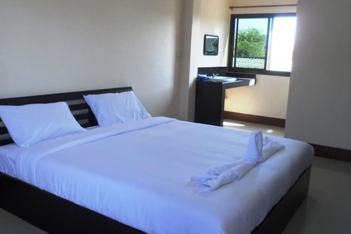 Room 3 of 21