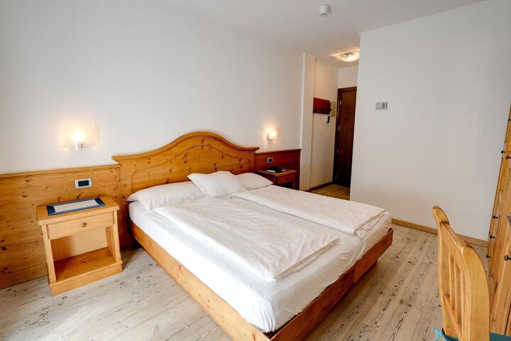 Room 14 of 30