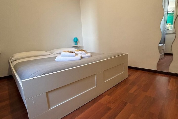 Room 7 of 25