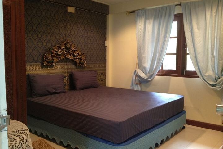 Room 4 of 24