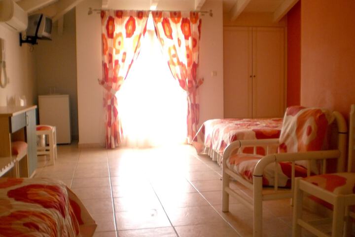 Room 6 of 43