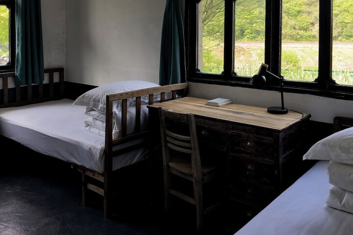 Room 61 of 223
