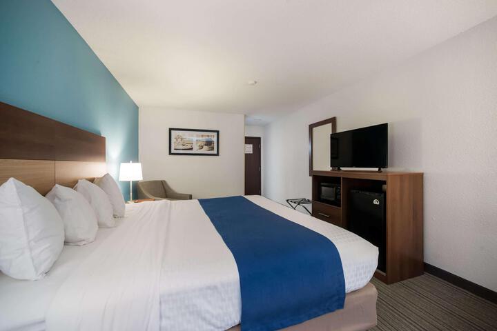 2 Queen Beds (3 of 7)