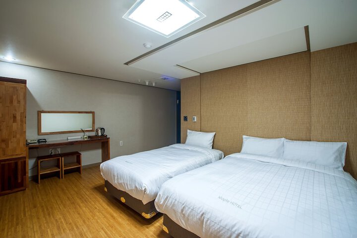 Room 9 of 22