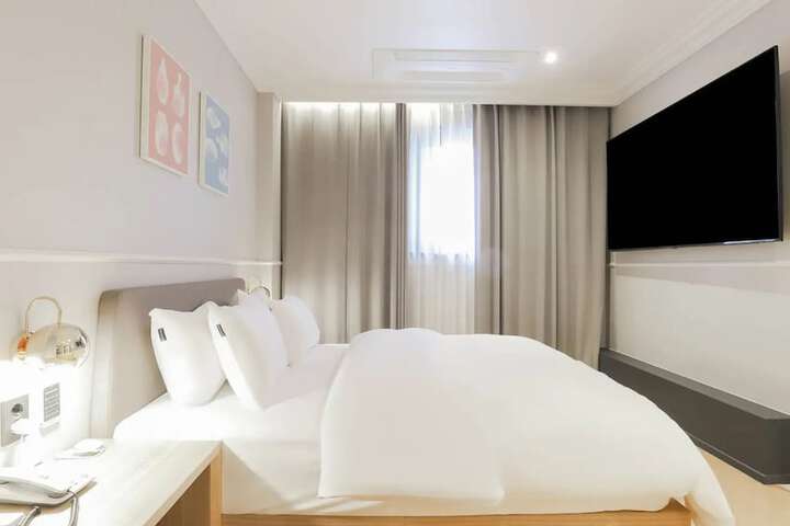 Room 25 of 72