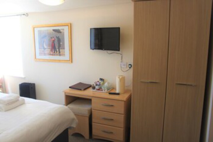 Room 33 of 36