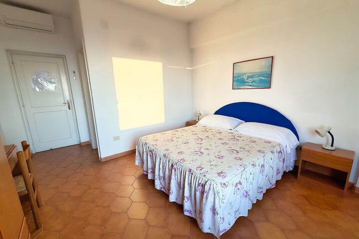 Room 15 of 65