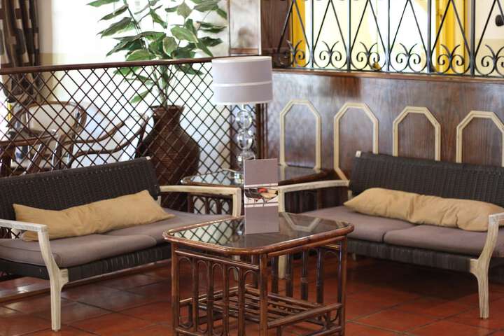 Lounge 69 of 95