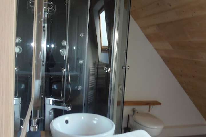 Room 12 of 19