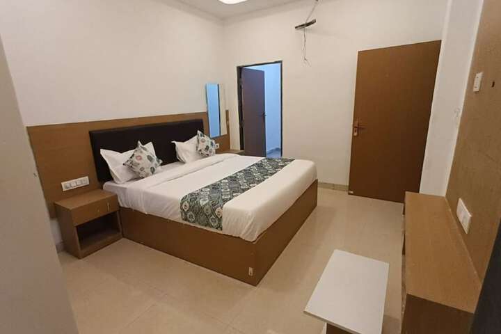 Room 5 of 14