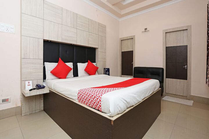 Room 6 of 20