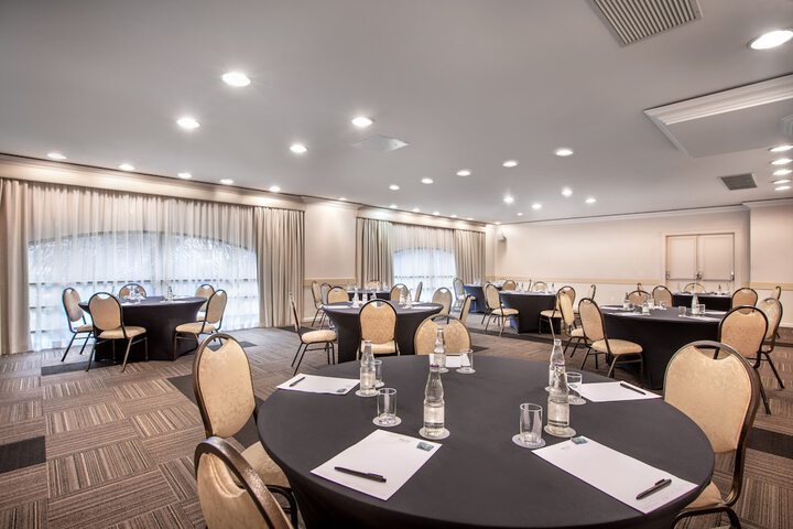 Ballroom/Hall 116 of 128