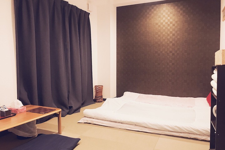 Room 13 of 27
