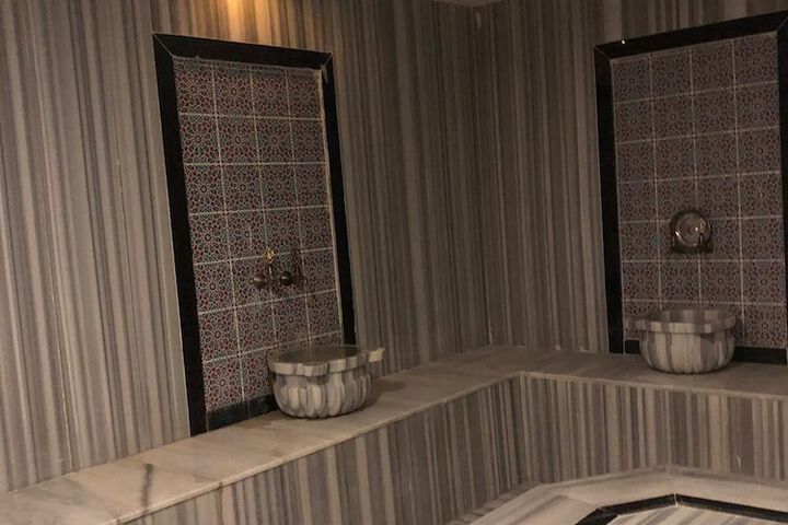 Room 13 of 23