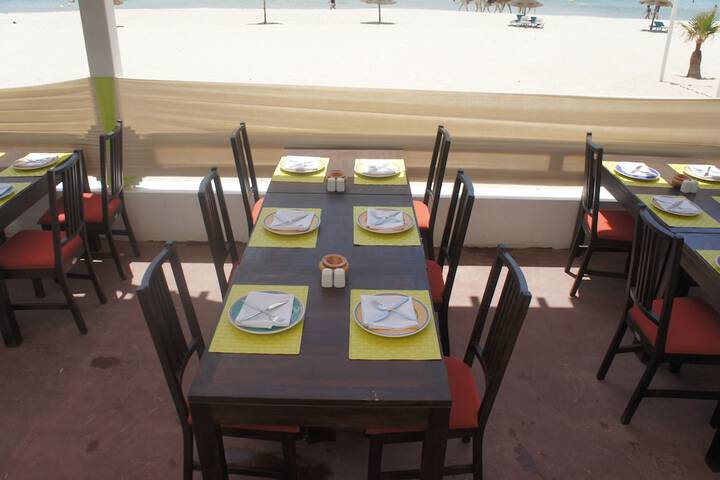 Dining 83 of 103