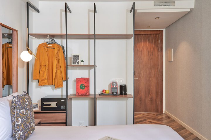 Room 12 of 33