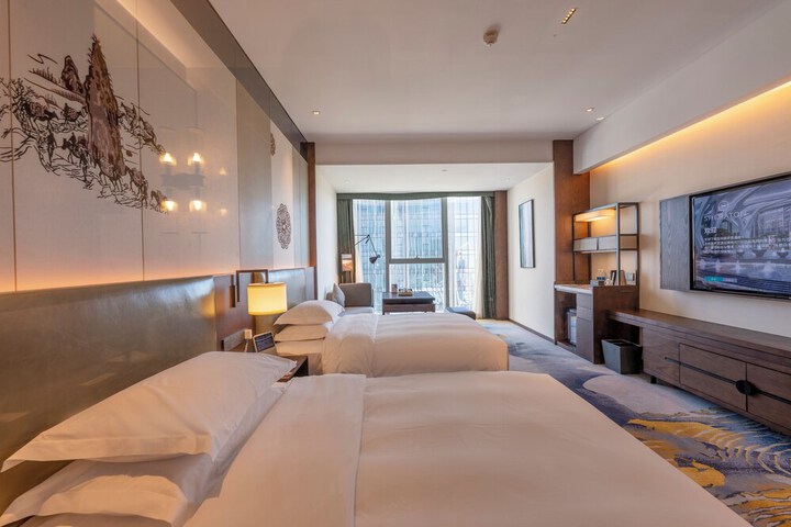 Room 18 of 48