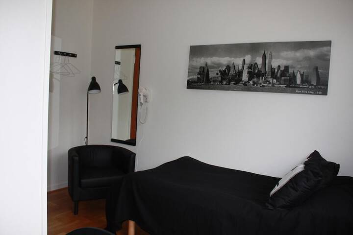 Room 12 of 47
