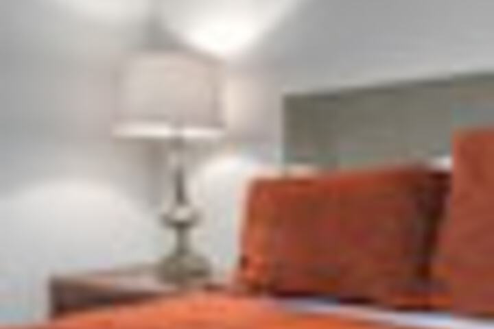 Room 53 of 516