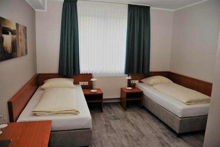 Room 10 of 34