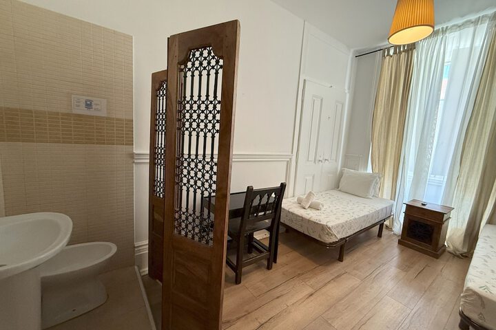 Room 42 of 157