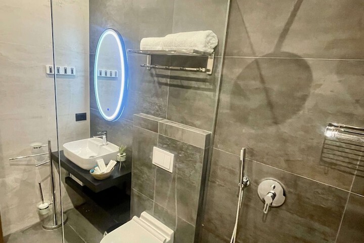 Room 50 of 71