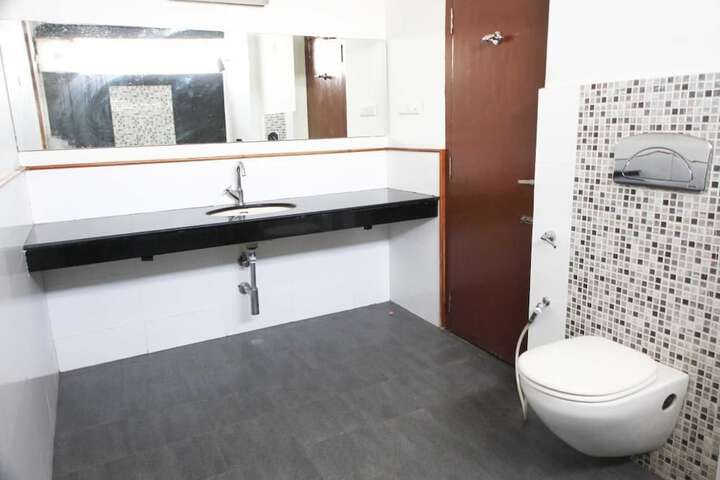 Room 6 of 6