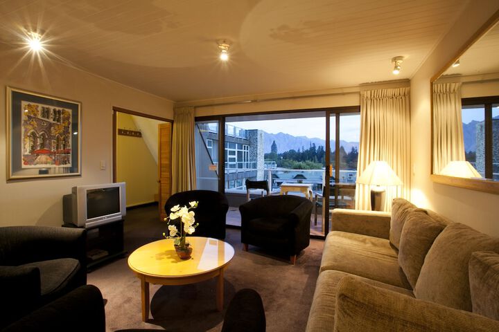 Room 11 of 74
