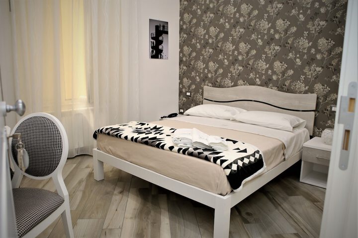 Room 25 of 82