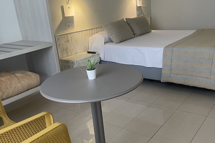 Room 7 of 53