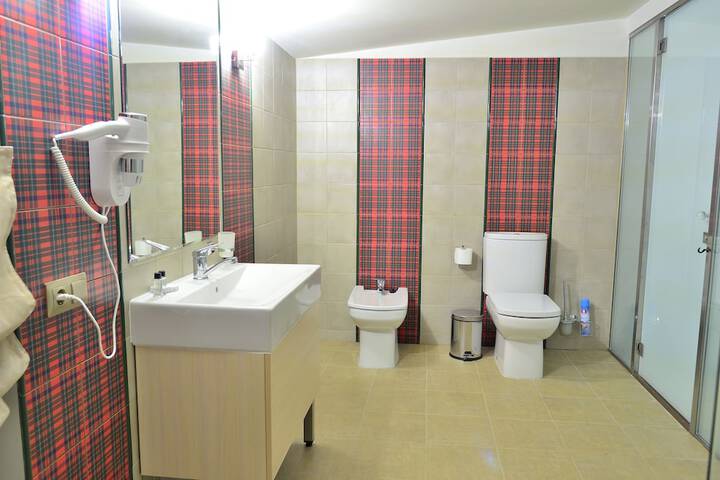 Room 16 of 27