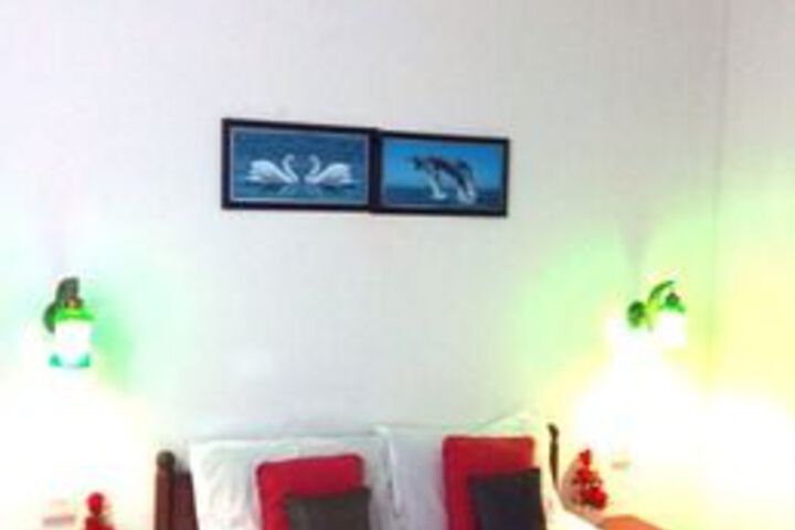 Room 8 of 20