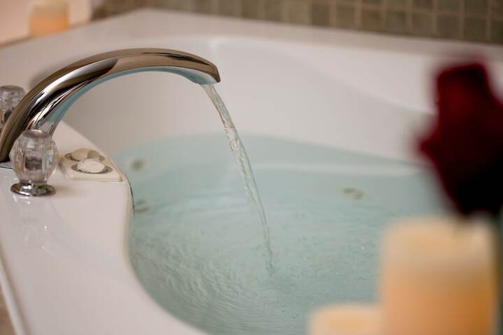 Hot Tub 28 of 57