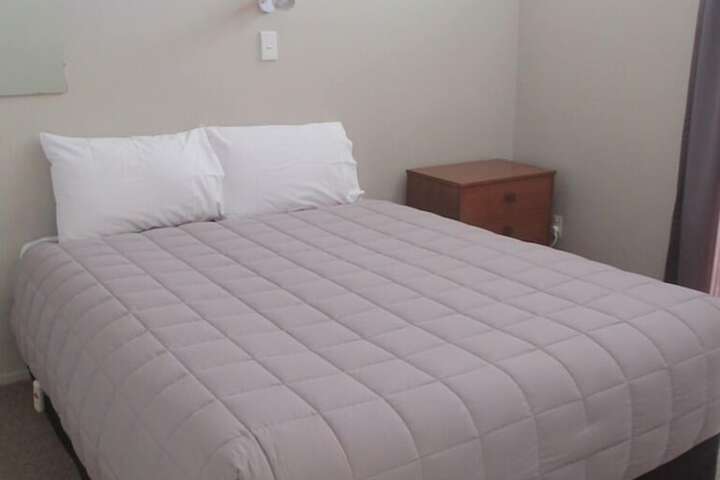 Room 6 of 33