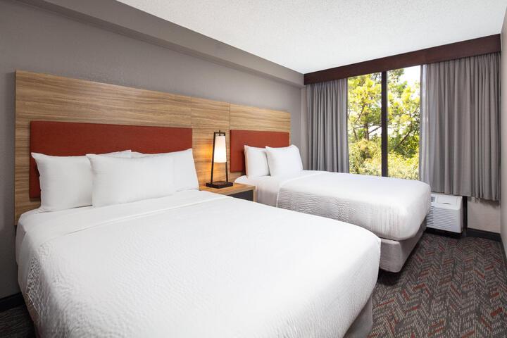 1 King Bed (2 of 8)