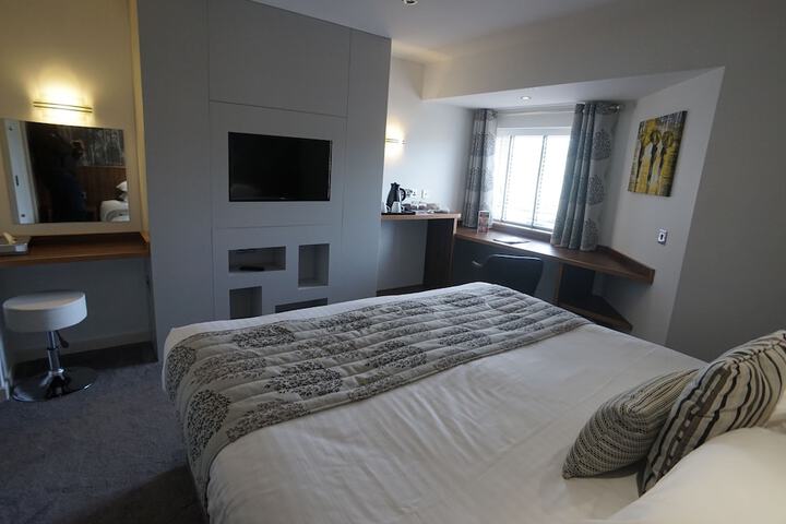 Room 5 of 43