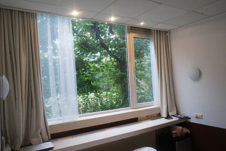 Room 38 of 60