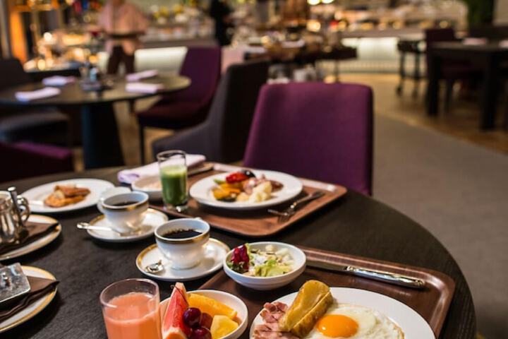 Breakfast/Coffee Service 26 of 54